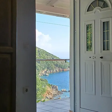 Nikos And Penthouse Apartmán