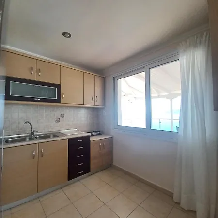 Nikos And Penthouse Апартаменты