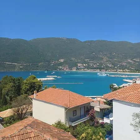 Nikos And Penthouse Apartmán