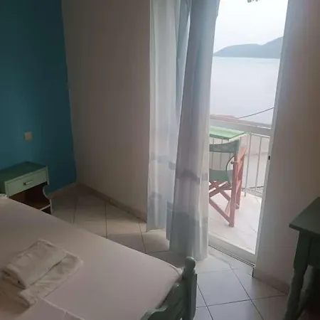 Nikos And Penthouse Апартаменты