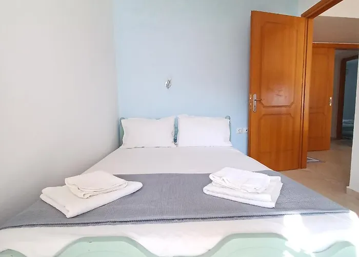 Nikos And Penthouse Appartement *