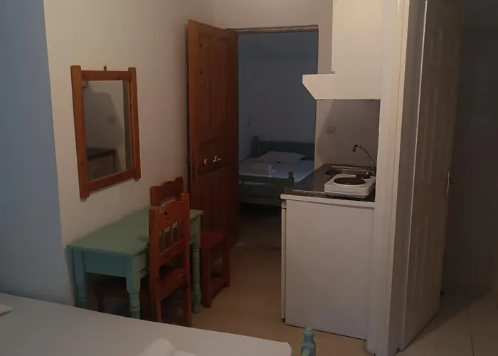 Nikos And Penthouse Appartement